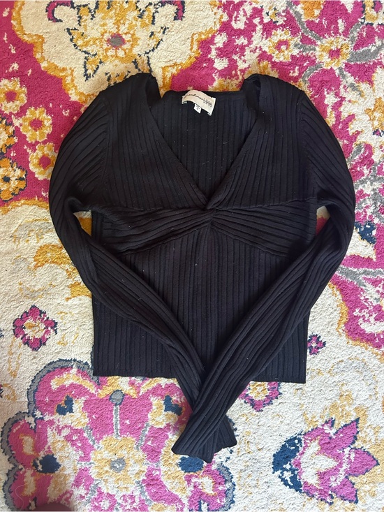 Freshman 1996 Tops - Black Ribbed Twist-Front Knit Top and Skirt
